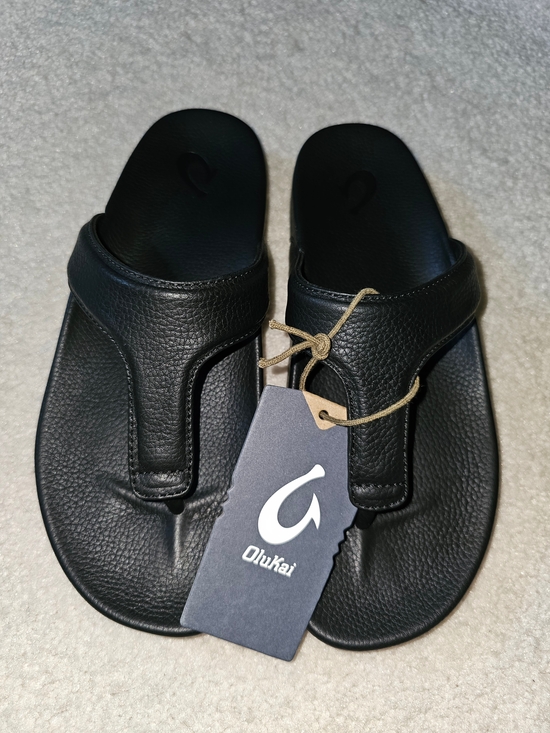 OluKai Shoes - OluKai Black Kipe A Lipi Leather Thong Sandals